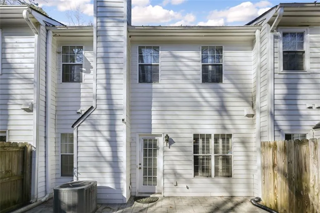 1160 Windsor Parkway Unit 13, Atlanta, Georgia 30319, 2 Bedrooms Bedrooms, ,2 BathroomsBathrooms,Residential,Sold,1160 Windsor Parkway Unit 13,7522883