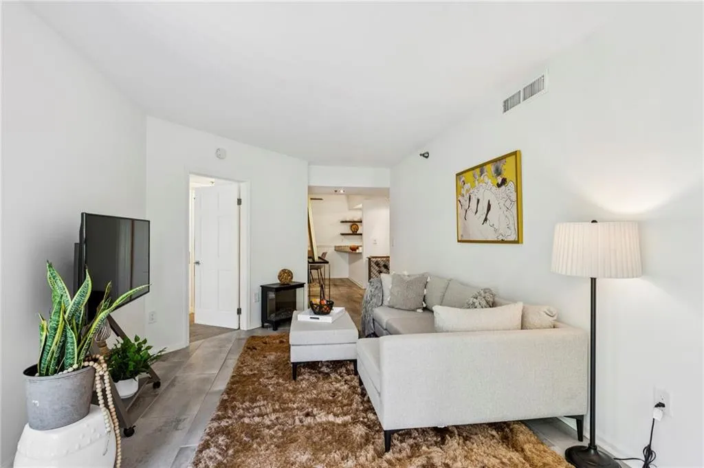 1 Biscayne Drive Nw Unit 112, Atlanta, Georgia 30309, 2 Bedrooms Bedrooms, ,2 BathroomsBathrooms,Residential,For Sale,1 Biscayne Drive Nw Unit 112,7669927 1 Biscayne Drive Nw Unit 112, Atlanta, Georgia 30309, 2 Bedrooms Bedrooms, ,2 BathroomsBathrooms,Residential,For Sale,1 Biscayne Drive Nw Unit 112,7669927