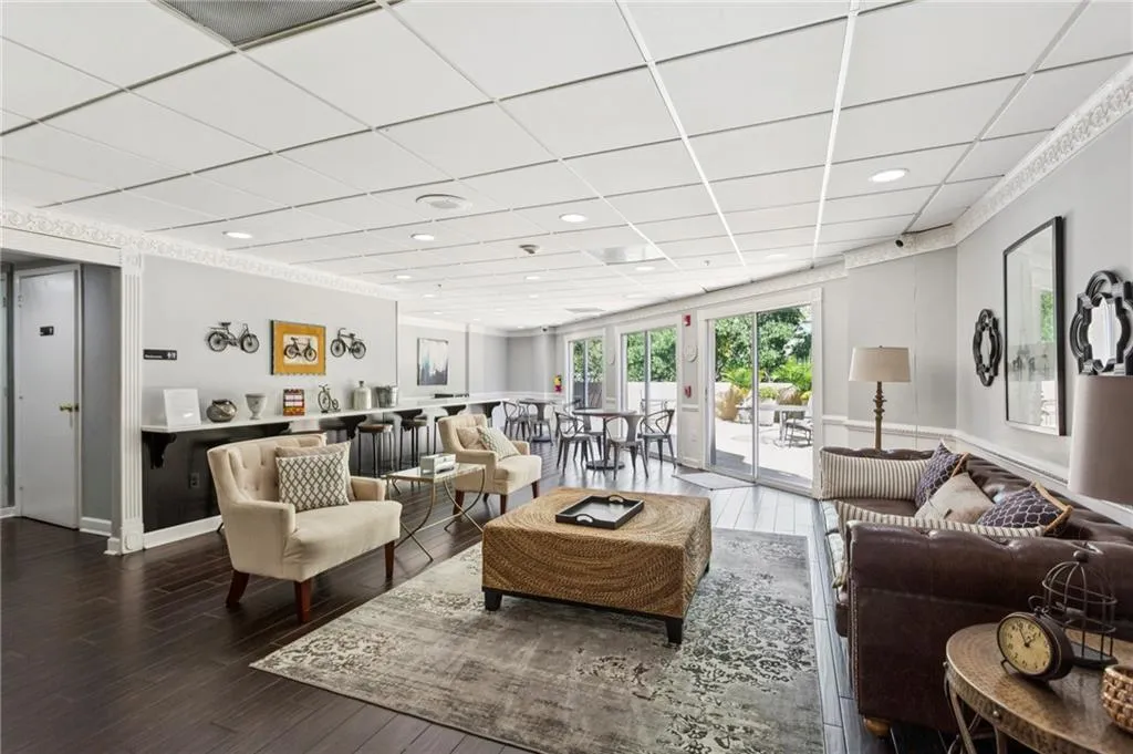 1 Biscayne Drive Nw Unit 112, Atlanta, Georgia 30309, 2 Bedrooms Bedrooms, ,2 BathroomsBathrooms,Residential,For Sale,1 Biscayne Drive Nw Unit 112,7669927 1 Biscayne Drive Nw Unit 112, Atlanta, Georgia 30309, 2 Bedrooms Bedrooms, ,2 BathroomsBathrooms,Residential,For Sale,1 Biscayne Drive Nw Unit 112,7669927