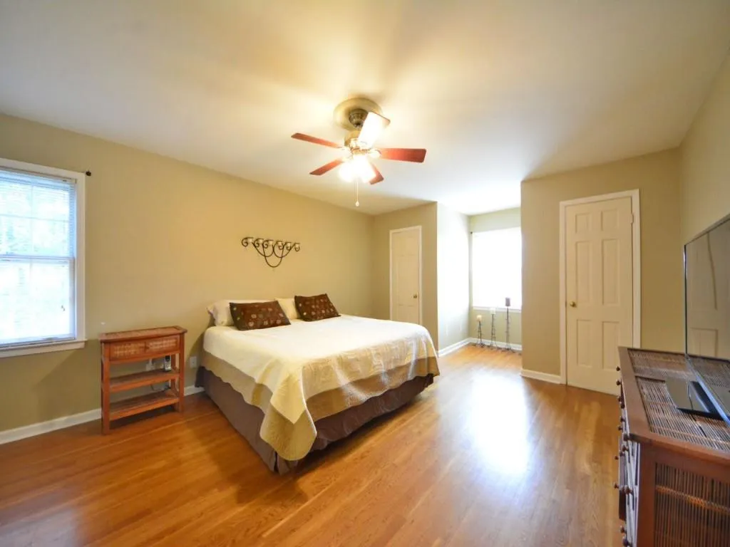 660 Spalding Drive, Sandy Springs, Georgia 30328, 4 Bedrooms Bedrooms, ,3 BathroomsBathrooms,Residential,Sold,660 Spalding Drive,5652687