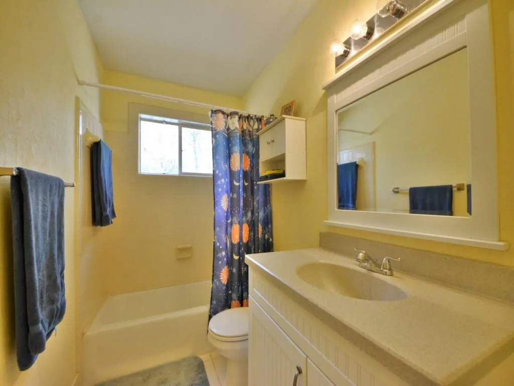 660 Spalding Drive, Sandy Springs, Georgia 30328, 4 Bedrooms Bedrooms, ,3 BathroomsBathrooms,Residential,Sold,660 Spalding Drive,5652687