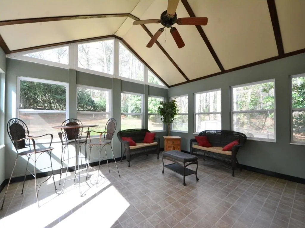 660 Spalding Drive, Sandy Springs, Georgia 30328, 4 Bedrooms Bedrooms, ,3 BathroomsBathrooms,Residential,Sold,660 Spalding Drive,5652687