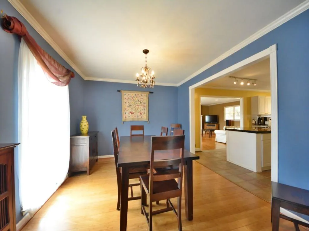 660 Spalding Drive, Sandy Springs, Georgia 30328, 4 Bedrooms Bedrooms, ,3 BathroomsBathrooms,Residential,Sold,660 Spalding Drive,5652687