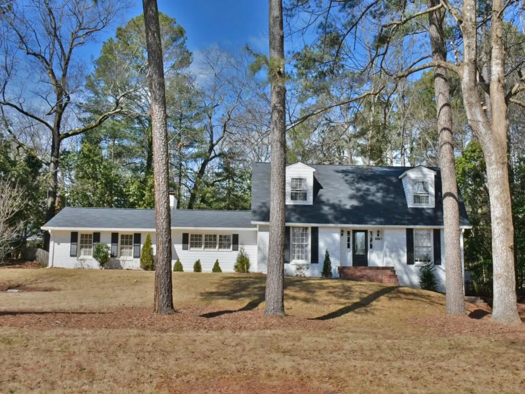 660 Spalding Drive, Sandy Springs, Georgia 30328, 4 Bedrooms Bedrooms, ,3 BathroomsBathrooms,Residential,Sold,660 Spalding Drive,5652687