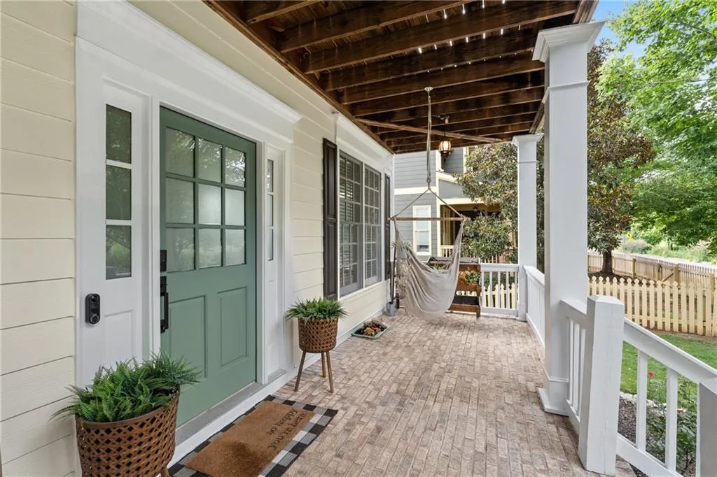 1858 Perry Boulevard Nw, Atlanta, Georgia 30318, 3 Bedrooms Bedrooms, ,2 BathroomsBathrooms,Residential,For Sale,1858 Perry Boulevard Nw,7631038