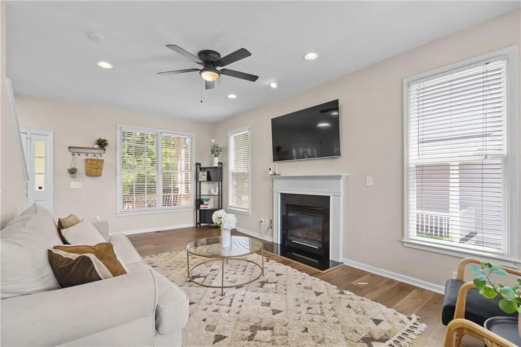 1858 Perry Boulevard Nw, Atlanta, Georgia 30318, 3 Bedrooms Bedrooms, ,2 BathroomsBathrooms,Residential,For Sale,1858 Perry Boulevard Nw,7631038