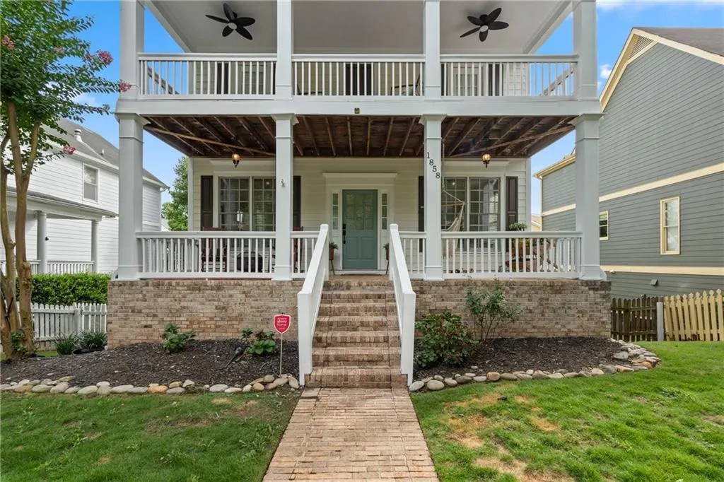 1858 Perry Boulevard Nw, Atlanta, Georgia 30318, 3 Bedrooms Bedrooms, ,2 BathroomsBathrooms,Residential,For Sale,1858 Perry Boulevard Nw,7631038