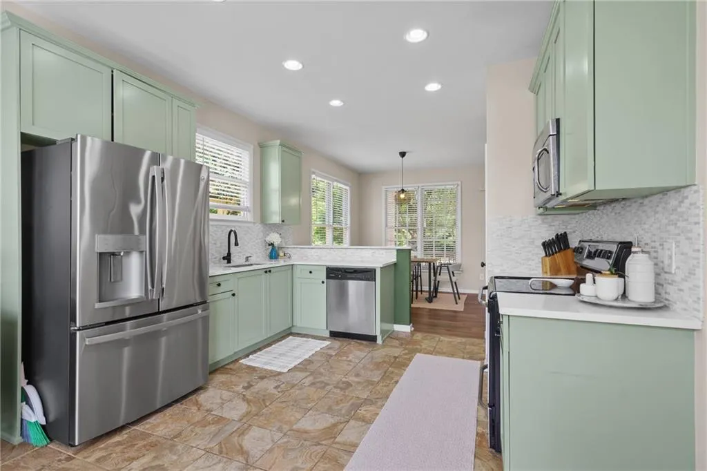 1858 Perry Boulevard Nw, Atlanta, Georgia 30318, 3 Bedrooms Bedrooms, ,2 BathroomsBathrooms,Residential,For Sale,1858 Perry Boulevard Nw,7631038