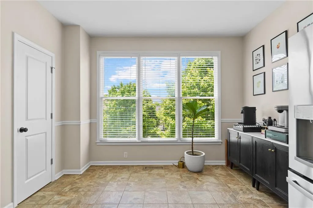 1858 Perry Boulevard Nw, Atlanta, Georgia 30318, 3 Bedrooms Bedrooms, ,2 BathroomsBathrooms,Residential,For Sale,1858 Perry Boulevard Nw,7631038