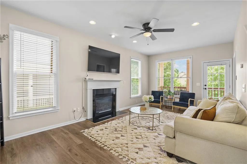 1858 Perry Boulevard Nw, Atlanta, Georgia 30318, 3 Bedrooms Bedrooms, ,2 BathroomsBathrooms,Residential,For Sale,1858 Perry Boulevard Nw,7631038