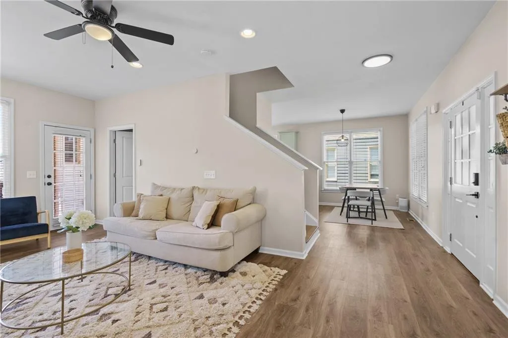1858 Perry Boulevard Nw, Atlanta, Georgia 30318, 3 Bedrooms Bedrooms, ,2 BathroomsBathrooms,Residential,For Sale,1858 Perry Boulevard Nw,7631038