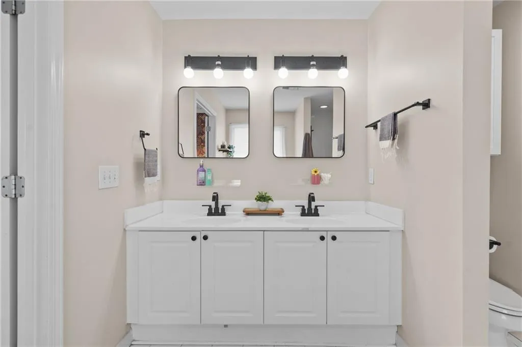 1858 Perry Boulevard Nw, Atlanta, Georgia 30318, 3 Bedrooms Bedrooms, ,2 BathroomsBathrooms,Residential,For Sale,1858 Perry Boulevard Nw,7631038