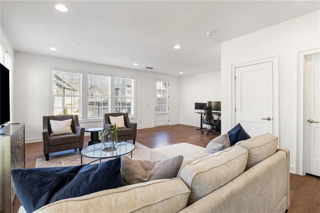 6735 Prelude Drive, Atlanta, Georgia 30328, 4 Bedrooms Bedrooms, ,4 BathroomsBathrooms,Residential,Sold,6735 Prelude Drive,7505584