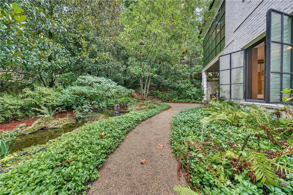 120 Burdette Trail, Atlanta, Georgia 30327, 6 Bedrooms Bedrooms, ,6 BathroomsBathrooms,Residential,For Sale,120 Burdette Trail,7651619