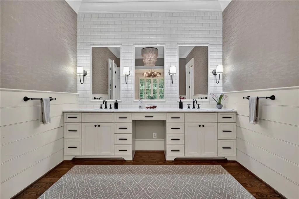 120 Burdette Trail, Atlanta, Georgia 30327, 6 Bedrooms Bedrooms, ,6 BathroomsBathrooms,Residential,For Sale,120 Burdette Trail,7651619