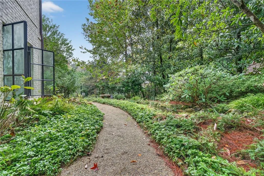 120 Burdette Trail, Atlanta, Georgia 30327, 6 Bedrooms Bedrooms, ,6 BathroomsBathrooms,Residential,For Sale,120 Burdette Trail,7651619