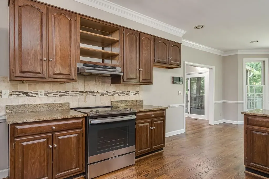 33 Ridgemere Trace, Sandy Springs, Georgia 30328, 4 Bedrooms Bedrooms, ,3 BathroomsBathrooms,Residential,Sold,33 Ridgemere Trace,6777330