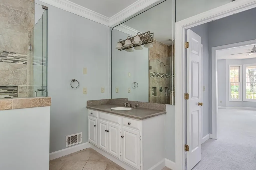 33 Ridgemere Trace, Sandy Springs, Georgia 30328, 4 Bedrooms Bedrooms, ,3 BathroomsBathrooms,Residential,Sold,33 Ridgemere Trace,6777330