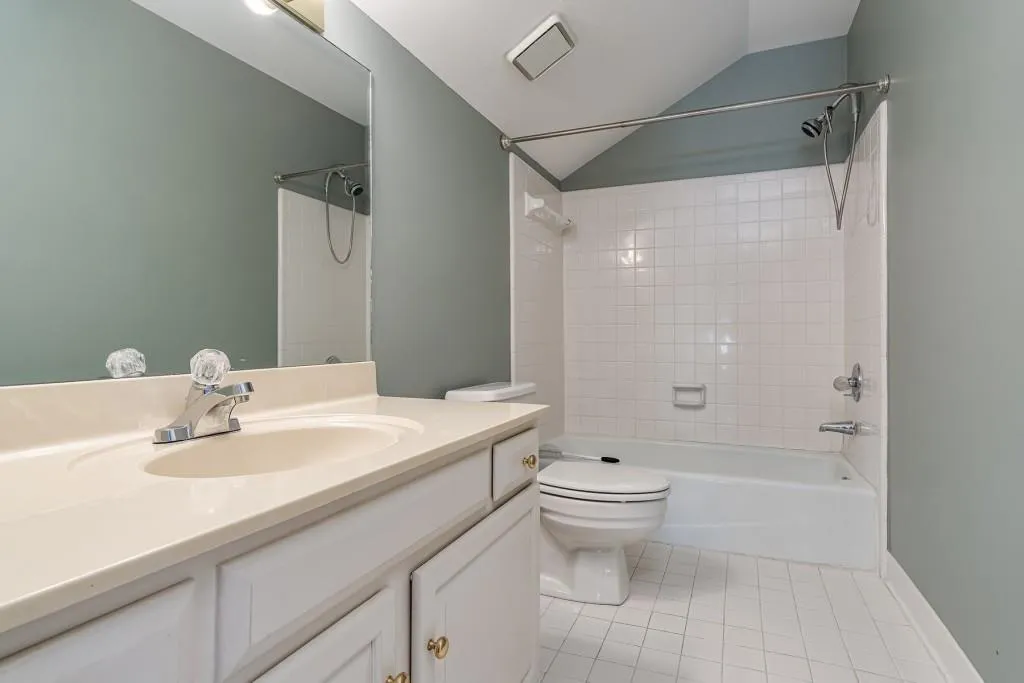 33 Ridgemere Trace, Sandy Springs, Georgia 30328, 4 Bedrooms Bedrooms, ,3 BathroomsBathrooms,Residential,Sold,33 Ridgemere Trace,6777330