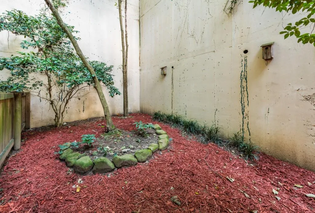 7500 Roswell Road Unit 122, Sandy Springs, Georgia 30350, 3 Bedrooms Bedrooms, ,2 BathroomsBathrooms,Residential,Sold,7500 Roswell Road Unit 122,5891879