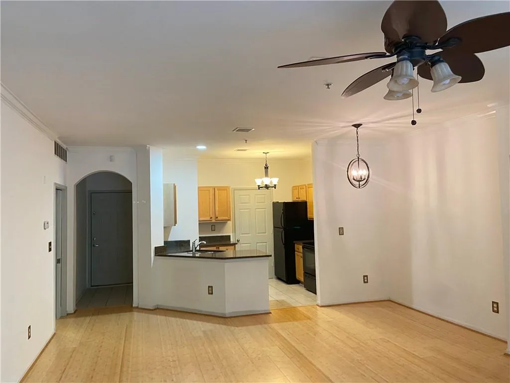 5641 Roswell Road Unit 218, Atlanta, Georgia 30342, 2 Bedrooms Bedrooms, ,2 BathroomsBathrooms,Residential,Sold,5641 Roswell Road Unit 218,6725091