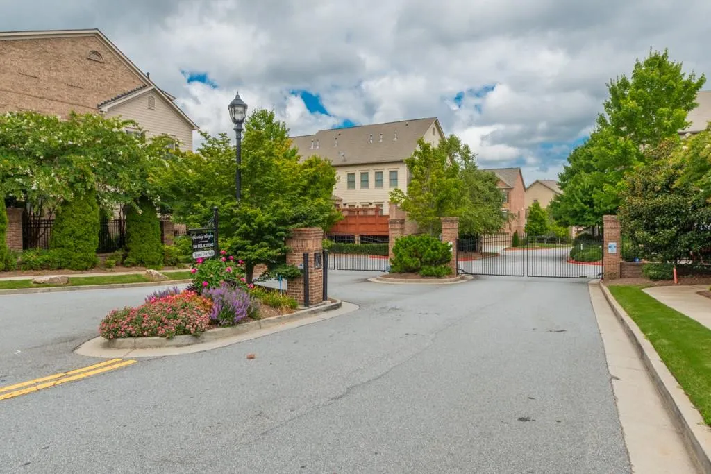5568 High Point Road Ne, Atlanta, Georgia 30342, 3 Bedrooms Bedrooms, ,3 BathroomsBathrooms,Residential,Sold,5568 High Point Road Ne,5732830