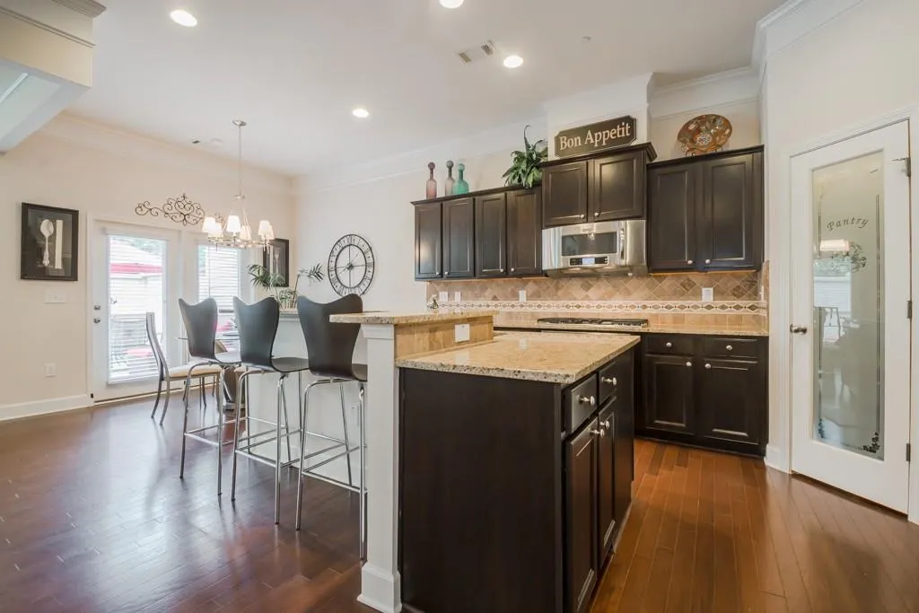 5568 High Point Road Ne, Atlanta, Georgia 30342, 3 Bedrooms Bedrooms, ,3 BathroomsBathrooms,Residential,Sold,5568 High Point Road Ne,5732830