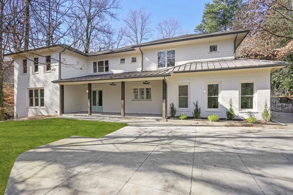 5410 High Point Road, Atlanta, Georgia 30342, 6 Bedrooms Bedrooms, ,5 BathroomsBathrooms,Residential,Sold,5410 High Point Road,6119014 5410 High Point Road, Atlanta, Georgia 30342, 6 Bedrooms Bedrooms, ,5 BathroomsBathrooms,Residential,Sold,5410 High Point Road,6119014