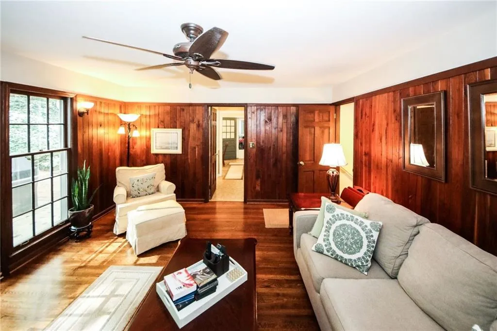 6775 Brandon Mill Road, Sandy Springs, Georgia 30328, 4 Bedrooms Bedrooms, ,2 BathroomsBathrooms,Residential,Sold,6775 Brandon Mill Road,6933472