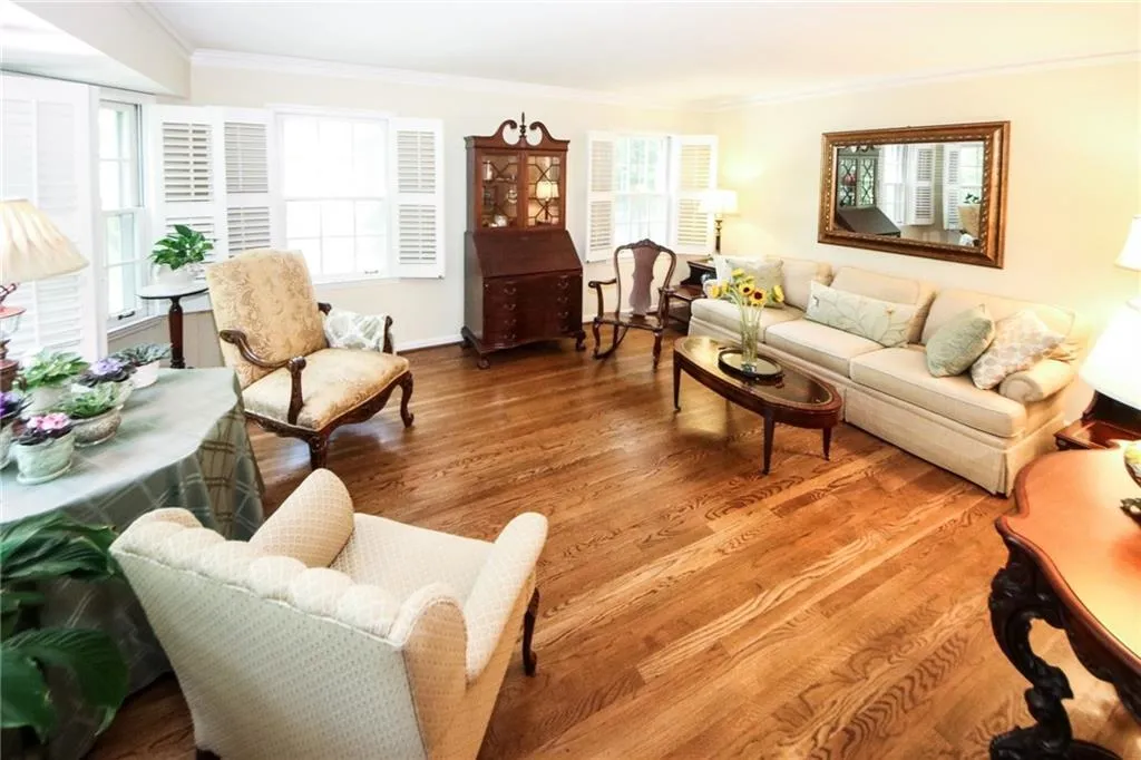 6775 Brandon Mill Road, Sandy Springs, Georgia 30328, 4 Bedrooms Bedrooms, ,2 BathroomsBathrooms,Residential,Sold,6775 Brandon Mill Road,6933472