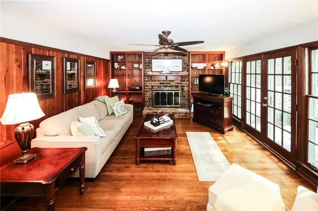 6775 Brandon Mill Road, Sandy Springs, Georgia 30328, 4 Bedrooms Bedrooms, ,2 BathroomsBathrooms,Residential,Sold,6775 Brandon Mill Road,6933472