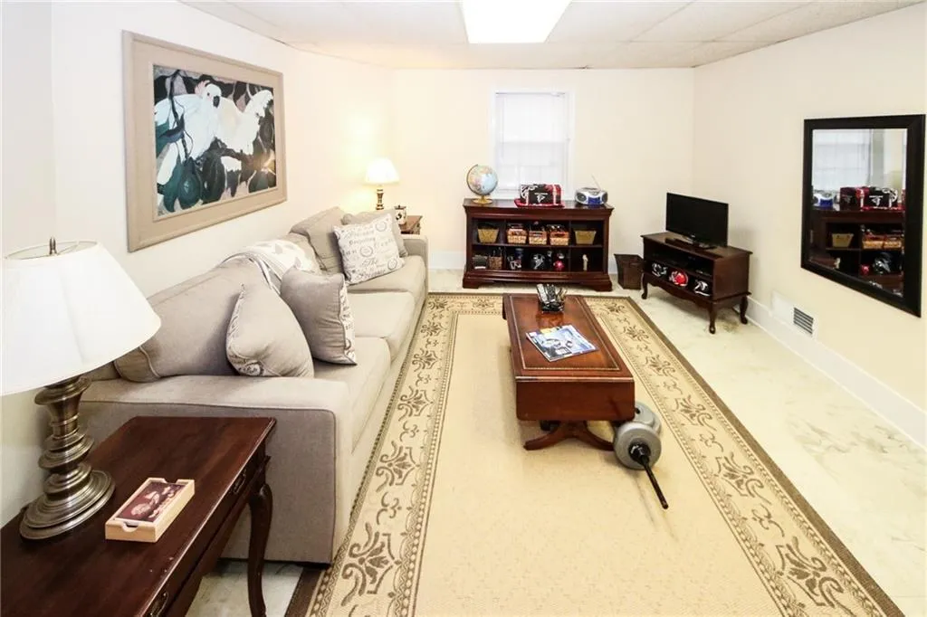 6775 Brandon Mill Road, Sandy Springs, Georgia 30328, 4 Bedrooms Bedrooms, ,2 BathroomsBathrooms,Residential,Sold,6775 Brandon Mill Road,6933472
