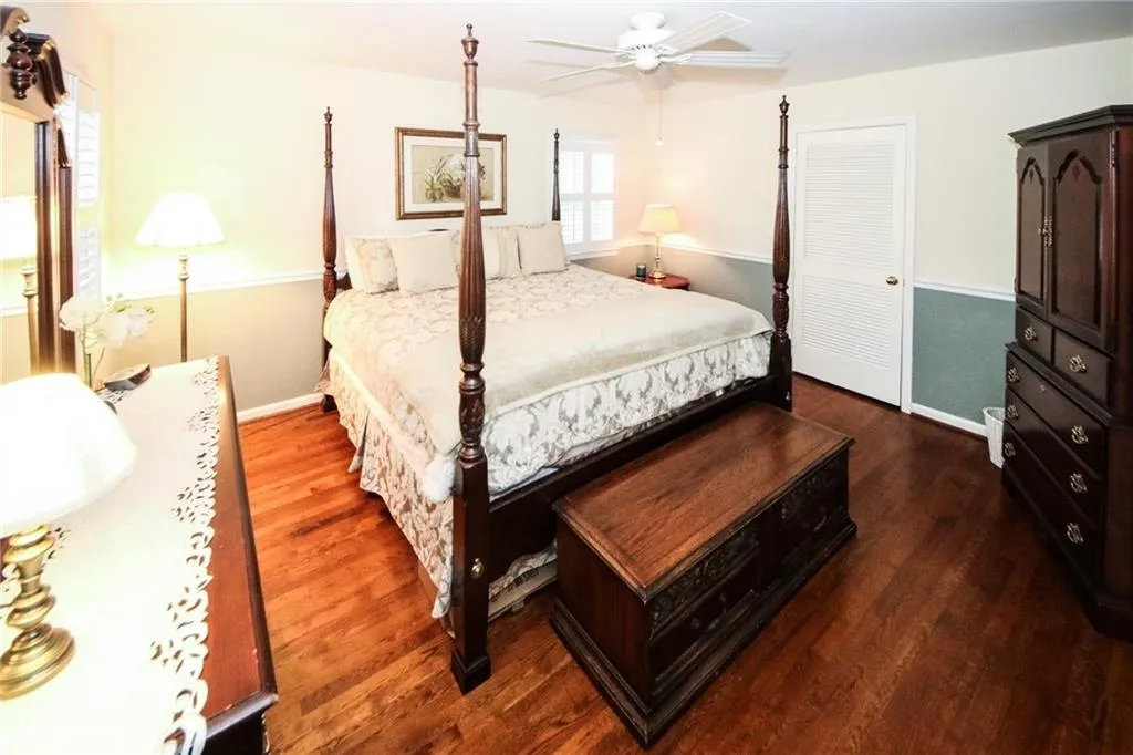 6775 Brandon Mill Road, Sandy Springs, Georgia 30328, 4 Bedrooms Bedrooms, ,2 BathroomsBathrooms,Residential,Sold,6775 Brandon Mill Road,6933472