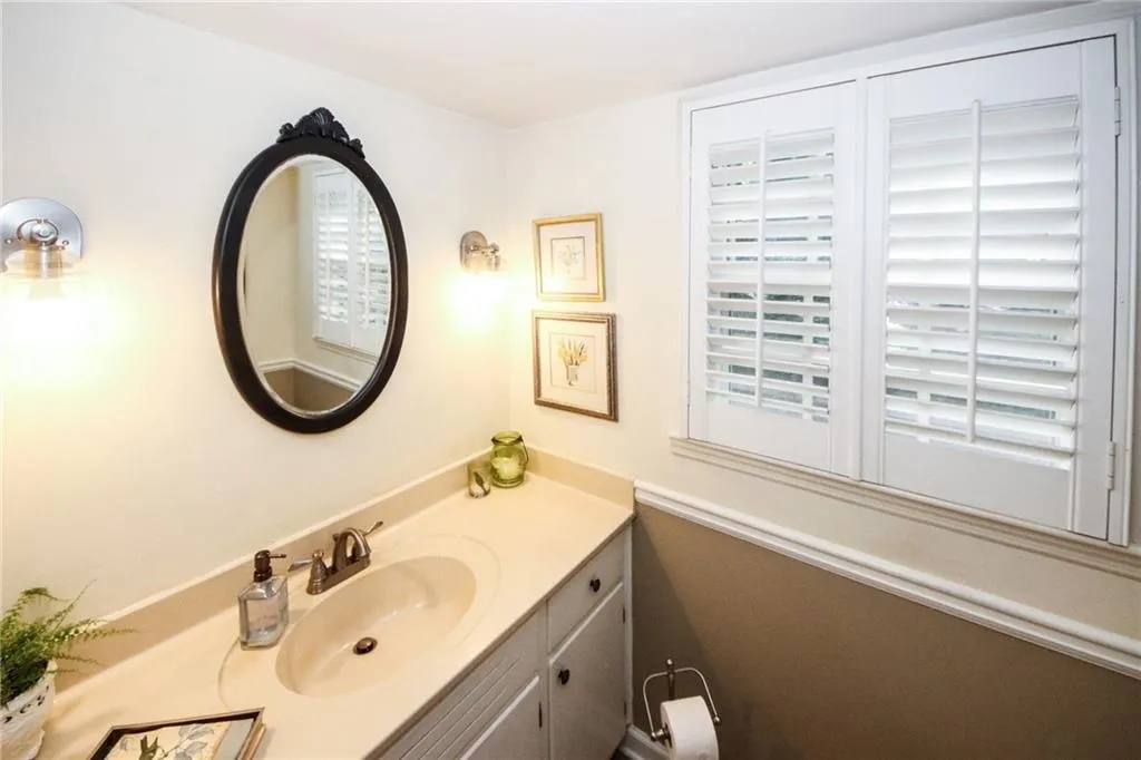 6775 Brandon Mill Road, Sandy Springs, Georgia 30328, 4 Bedrooms Bedrooms, ,2 BathroomsBathrooms,Residential,Sold,6775 Brandon Mill Road,6933472