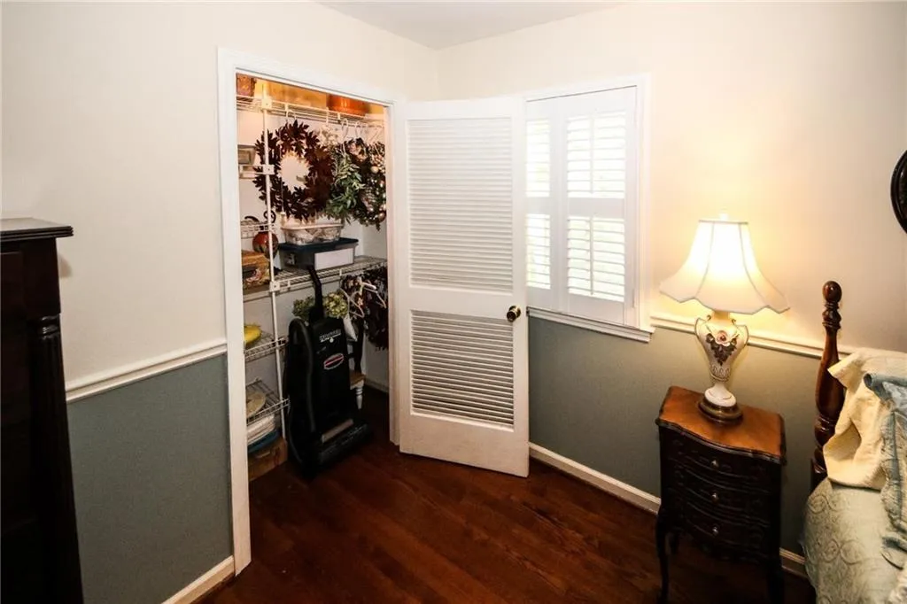 6775 Brandon Mill Road, Sandy Springs, Georgia 30328, 4 Bedrooms Bedrooms, ,2 BathroomsBathrooms,Residential,Sold,6775 Brandon Mill Road,6933472