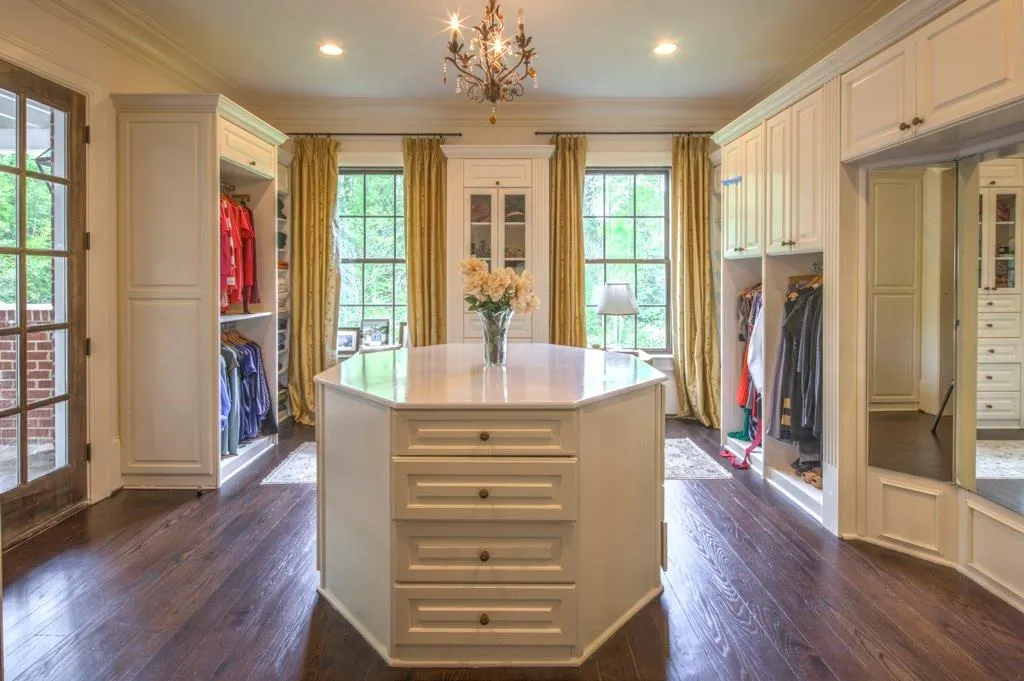 800 N Island Drive, Atlanta, Georgia 30327, 7 Bedrooms Bedrooms, ,7 BathroomsBathrooms,Residential,Sold,800 N Island Drive,5745272