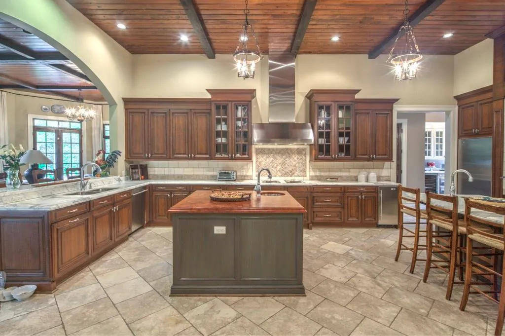 800 N Island Drive, Atlanta, Georgia 30327, 7 Bedrooms Bedrooms, ,7 BathroomsBathrooms,Residential,Sold,800 N Island Drive,5745272