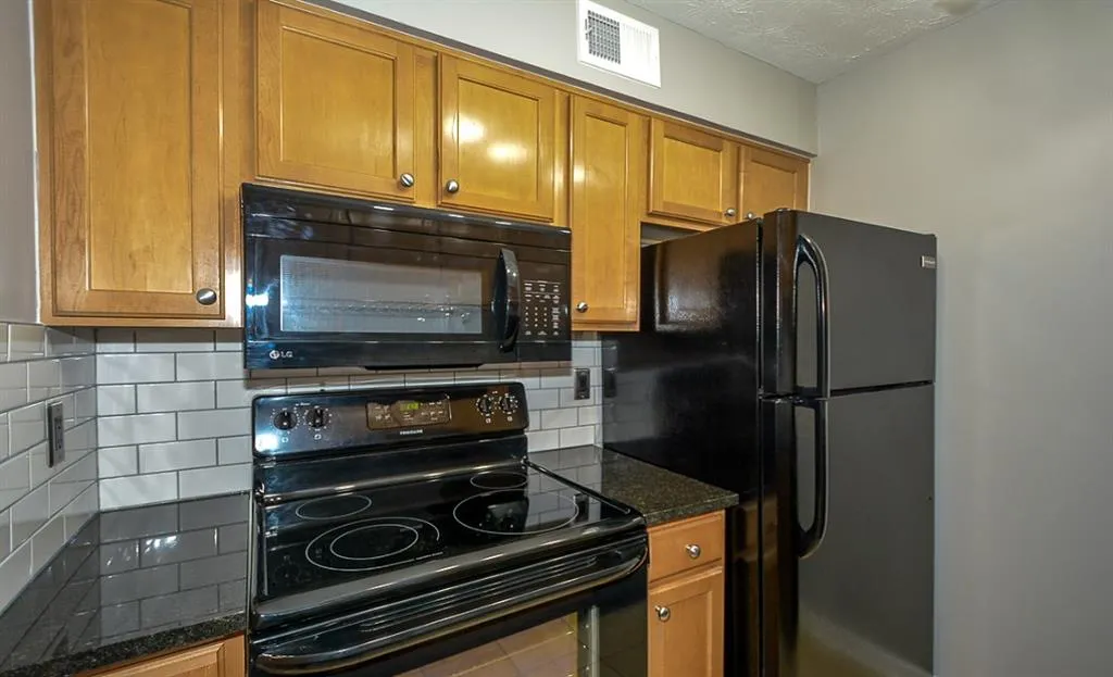 3120 Seven Pines Court Unit 303, Atlanta, Georgia 30339, 2 Bedrooms Bedrooms, ,1 BathroomBathrooms,Residential,Sold,3120 Seven Pines Court Unit 303,5790030