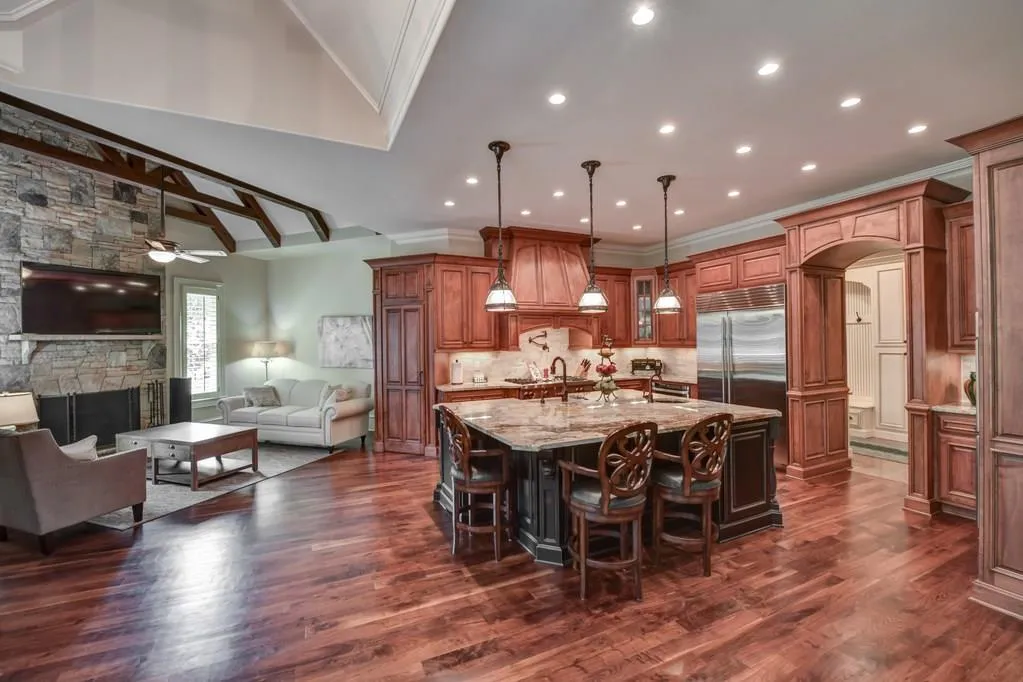 5385 High Point Manor, Atlanta, Georgia 30342, 4 Bedrooms Bedrooms, ,4 BathroomsBathrooms,Residential,Sold,5385 High Point Manor,6006910