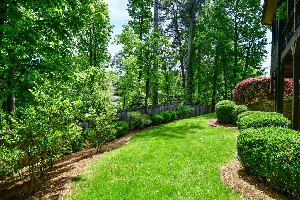 5385 High Point Manor, Atlanta, Georgia 30342, 4 Bedrooms Bedrooms, ,4 BathroomsBathrooms,Residential,Sold,5385 High Point Manor,6006910