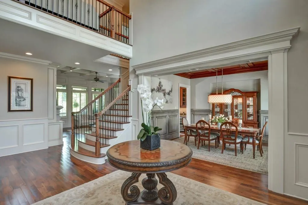 5385 High Point Manor, Atlanta, Georgia 30342, 4 Bedrooms Bedrooms, ,4 BathroomsBathrooms,Residential,Sold,5385 High Point Manor,6006910
