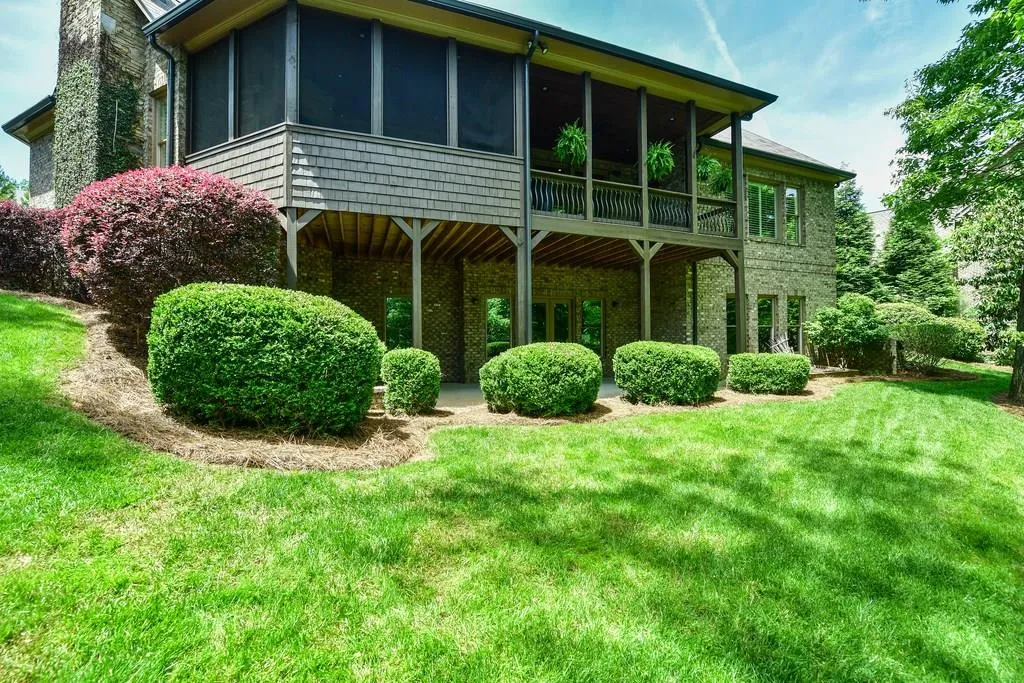 5385 High Point Manor, Atlanta, Georgia 30342, 4 Bedrooms Bedrooms, ,4 BathroomsBathrooms,Residential,Sold,5385 High Point Manor,6006910