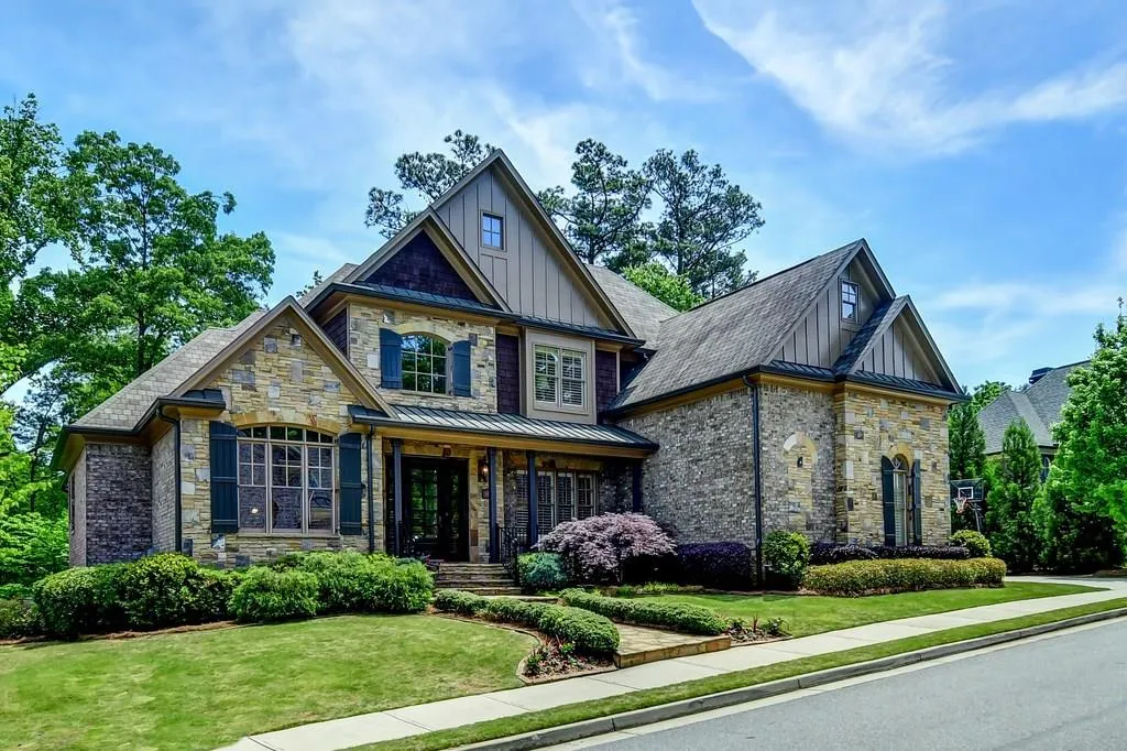 5385 High Point Manor, Atlanta, Georgia 30342, 4 Bedrooms Bedrooms, ,4 BathroomsBathrooms,Residential,Sold,5385 High Point Manor,6006910