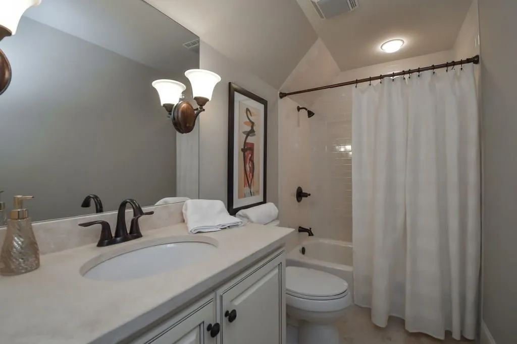 5385 High Point Manor, Atlanta, Georgia 30342, 4 Bedrooms Bedrooms, ,4 BathroomsBathrooms,Residential,Sold,5385 High Point Manor,6006910