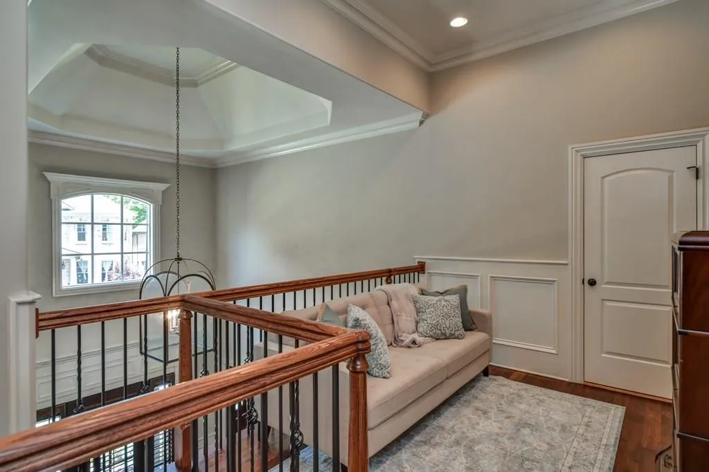 5385 High Point Manor, Atlanta, Georgia 30342, 4 Bedrooms Bedrooms, ,4 BathroomsBathrooms,Residential,Sold,5385 High Point Manor,6006910