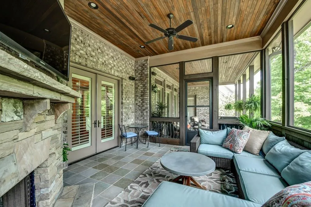 5385 High Point Manor, Atlanta, Georgia 30342, 4 Bedrooms Bedrooms, ,4 BathroomsBathrooms,Residential,Sold,5385 High Point Manor,6006910