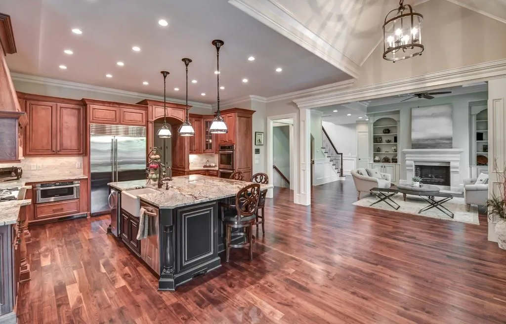 5385 High Point Manor, Atlanta, Georgia 30342, 4 Bedrooms Bedrooms, ,4 BathroomsBathrooms,Residential,Sold,5385 High Point Manor,6006910