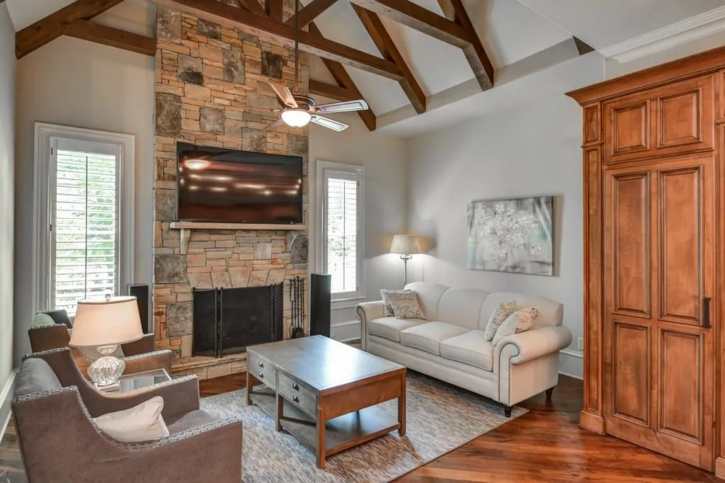 5385 High Point Manor, Atlanta, Georgia 30342, 4 Bedrooms Bedrooms, ,4 BathroomsBathrooms,Residential,Sold,5385 High Point Manor,6006910