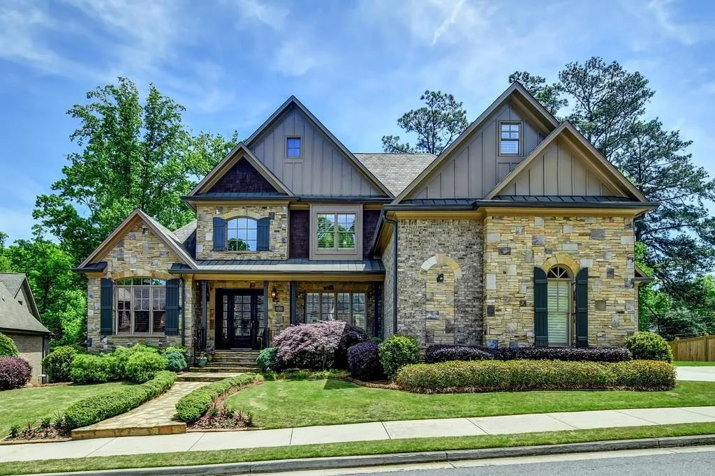 5385 High Point Manor, Atlanta, Georgia 30342, 4 Bedrooms Bedrooms, ,4 BathroomsBathrooms,Residential,Sold,5385 High Point Manor,6006910