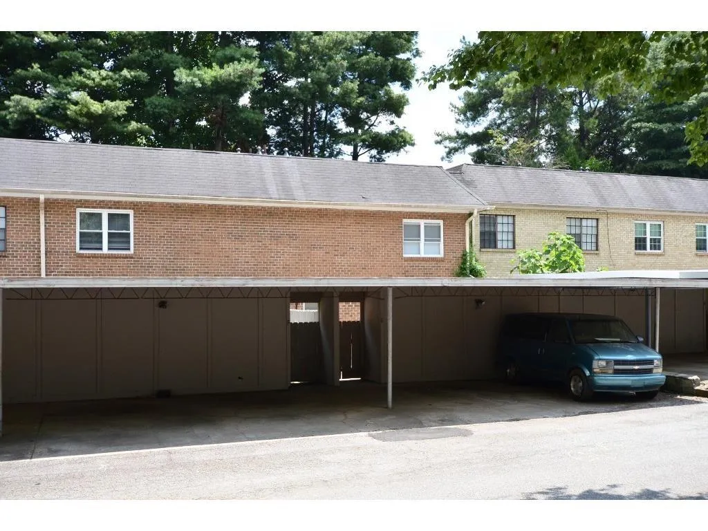 310 Winding River Drive Unit F, Atlanta, Georgia 30350, 2 Bedrooms Bedrooms, ,2 BathroomsBathrooms,Residential,Sold,310 Winding River Drive Unit F,5745697